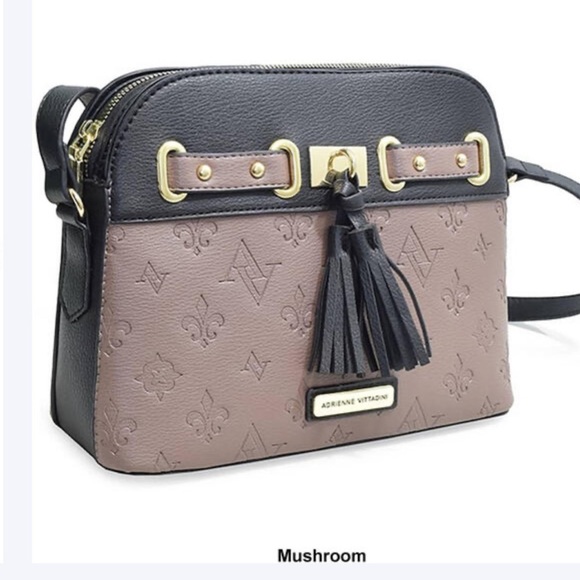 🖤NWT-Adrienne Vittadini Marsellies Signature Collection Domed Crossbody🖤 - Picture 5 of 10